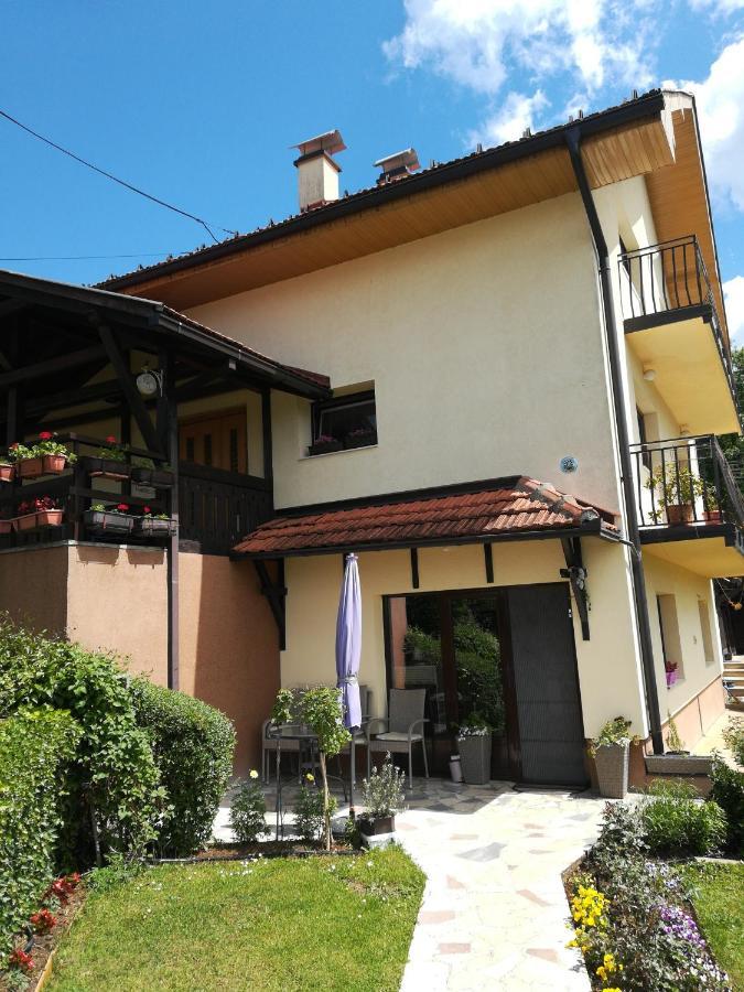 Bed and Breakfast Kuca Maric Mackat Екстер'єр фото